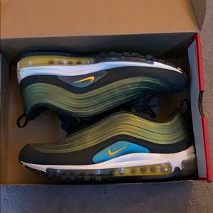 Nike Air Max 97 size 9.5